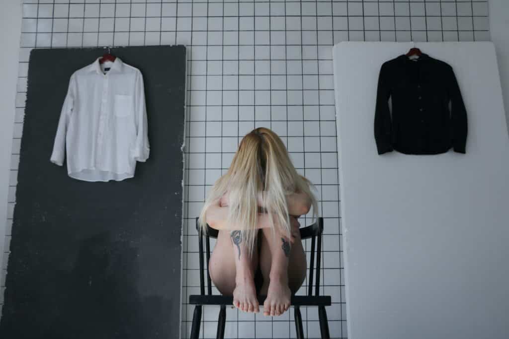 An image of a woman with Obsessive-compulsive disorder