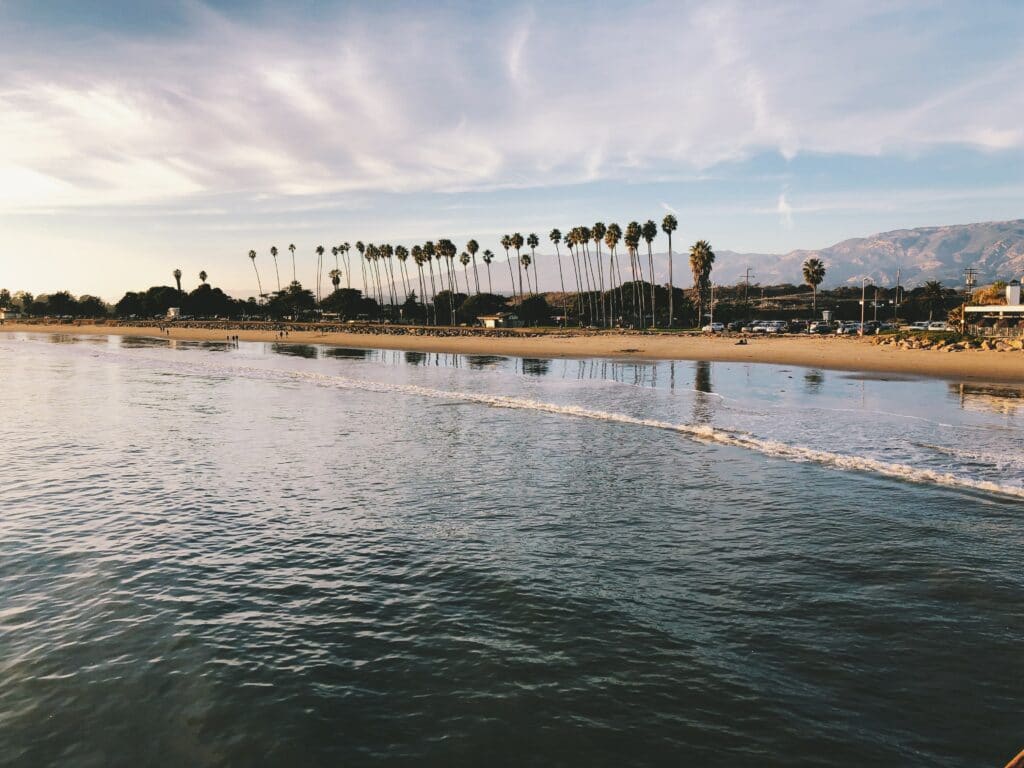 An image of a beach near a heroin detox treatment center