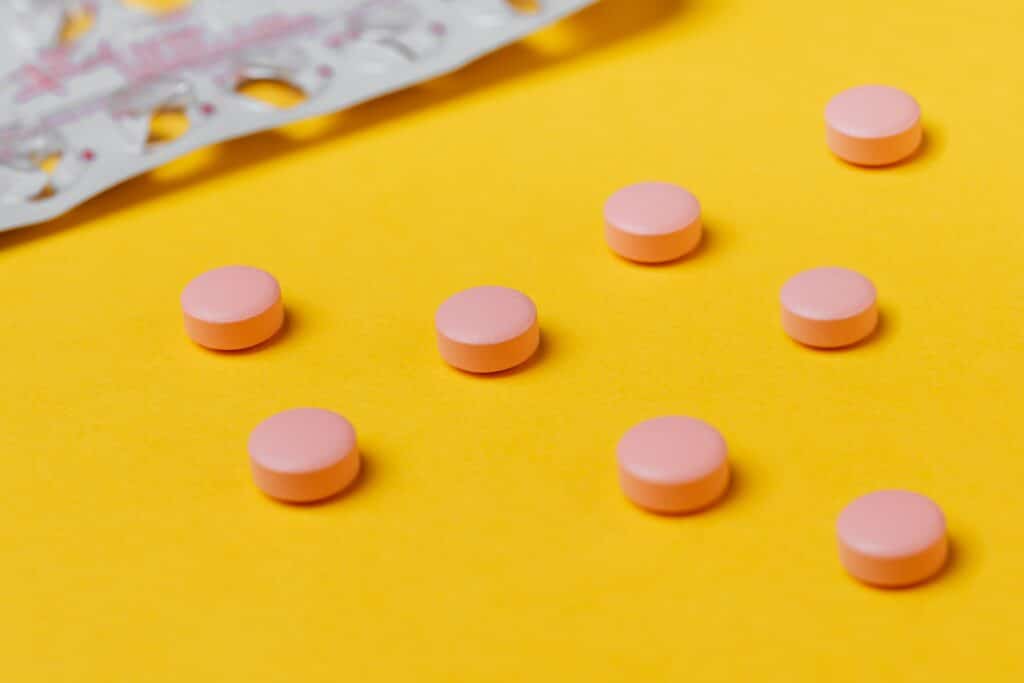 An image of pills | How do drug addictions start