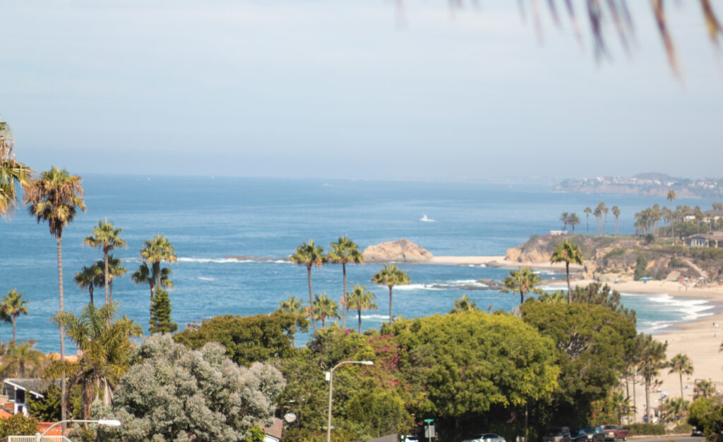 An image of the coastline by Renaissance Recovery, where sober living and addiction recovery treatment is avialable 